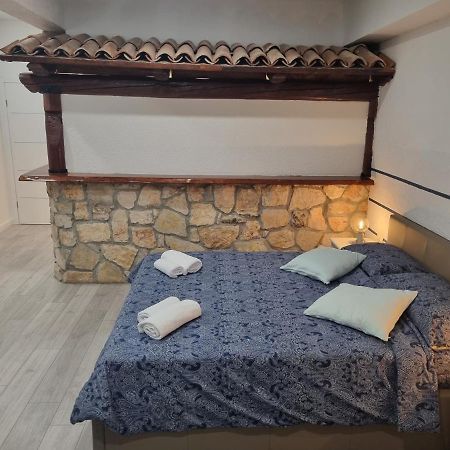 Rooms And Apartment Feral Rovinj Bagian luar foto