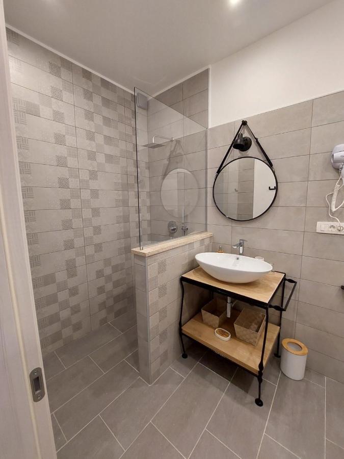 Rooms And Apartment Feral Rovinj Bagian luar foto