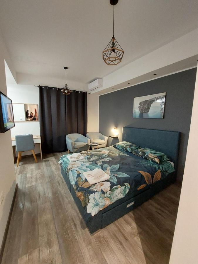 Rooms And Apartment Feral Rovinj Bagian luar foto