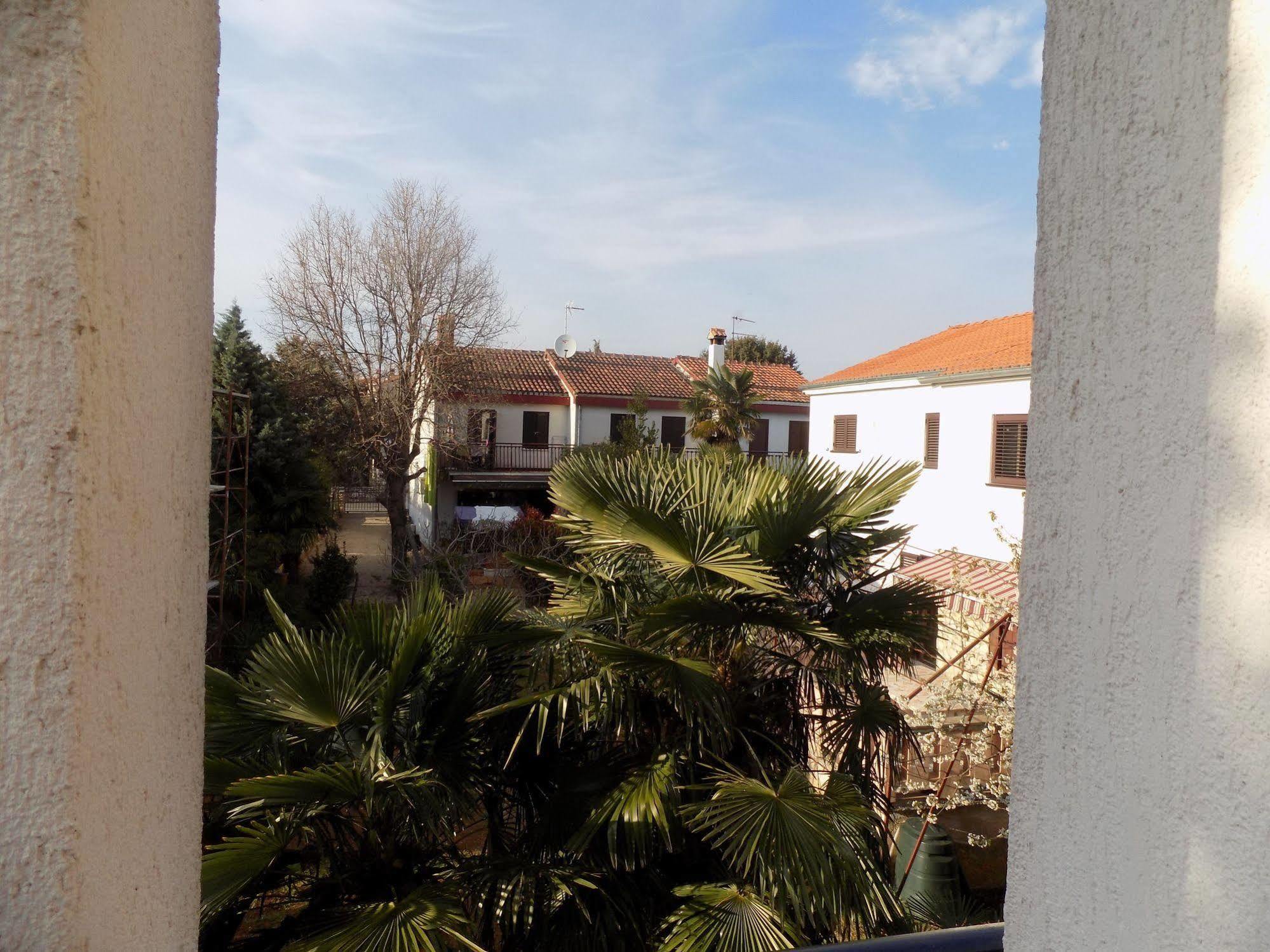 Rooms And Apartment Feral Rovinj Bagian luar foto