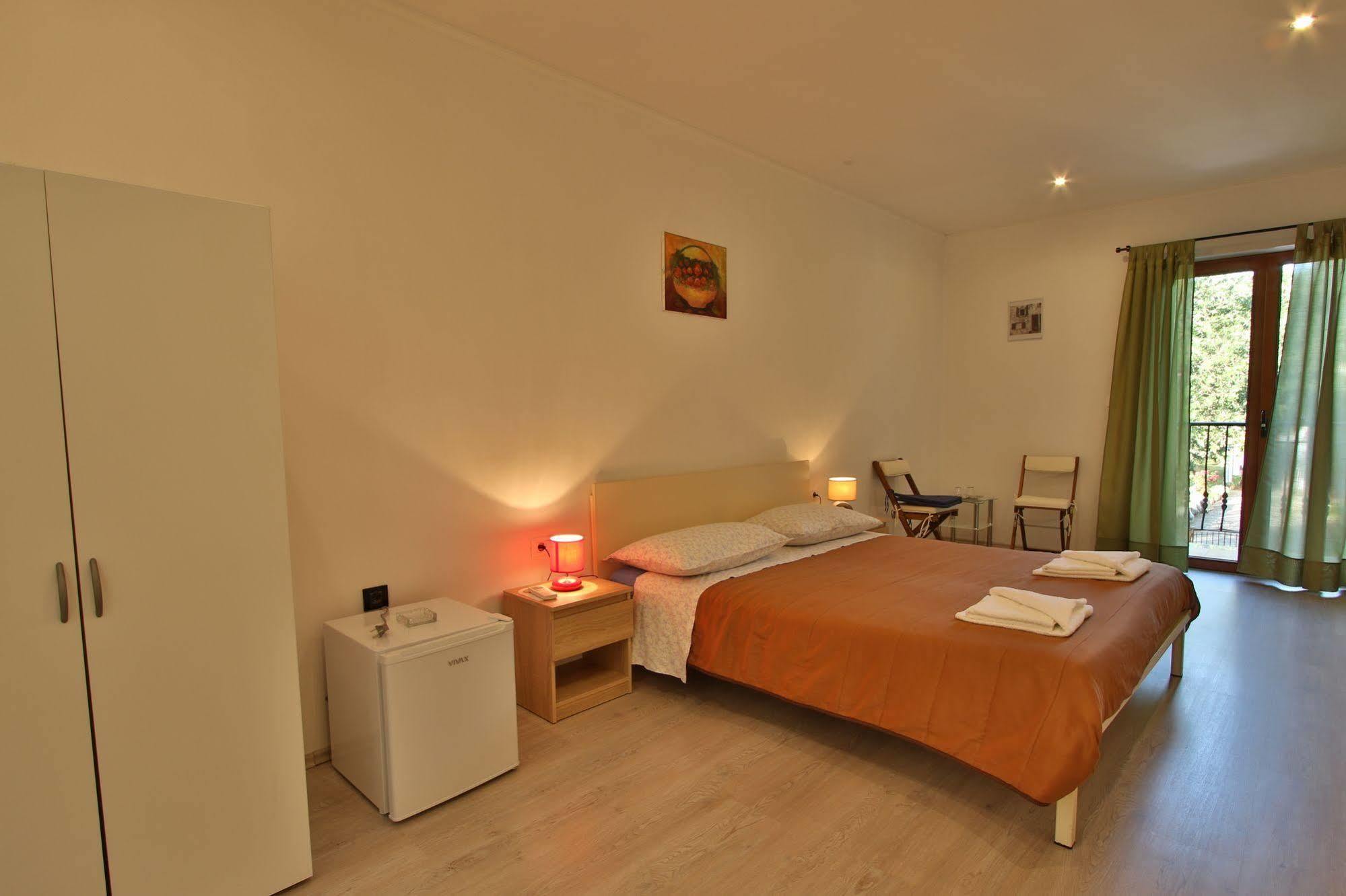 Rooms And Apartment Feral Rovinj Bagian luar foto