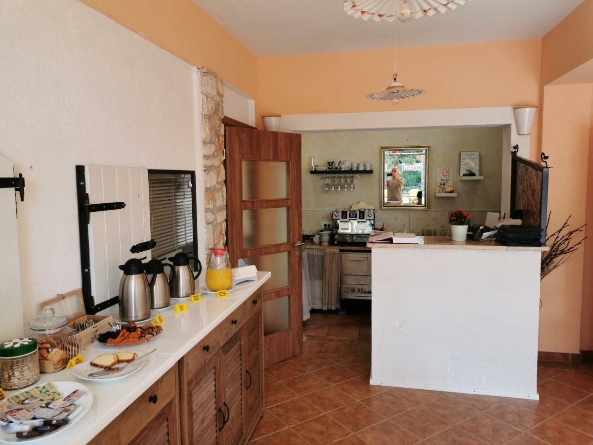 Rooms And Apartment Feral Rovinj Bagian luar foto