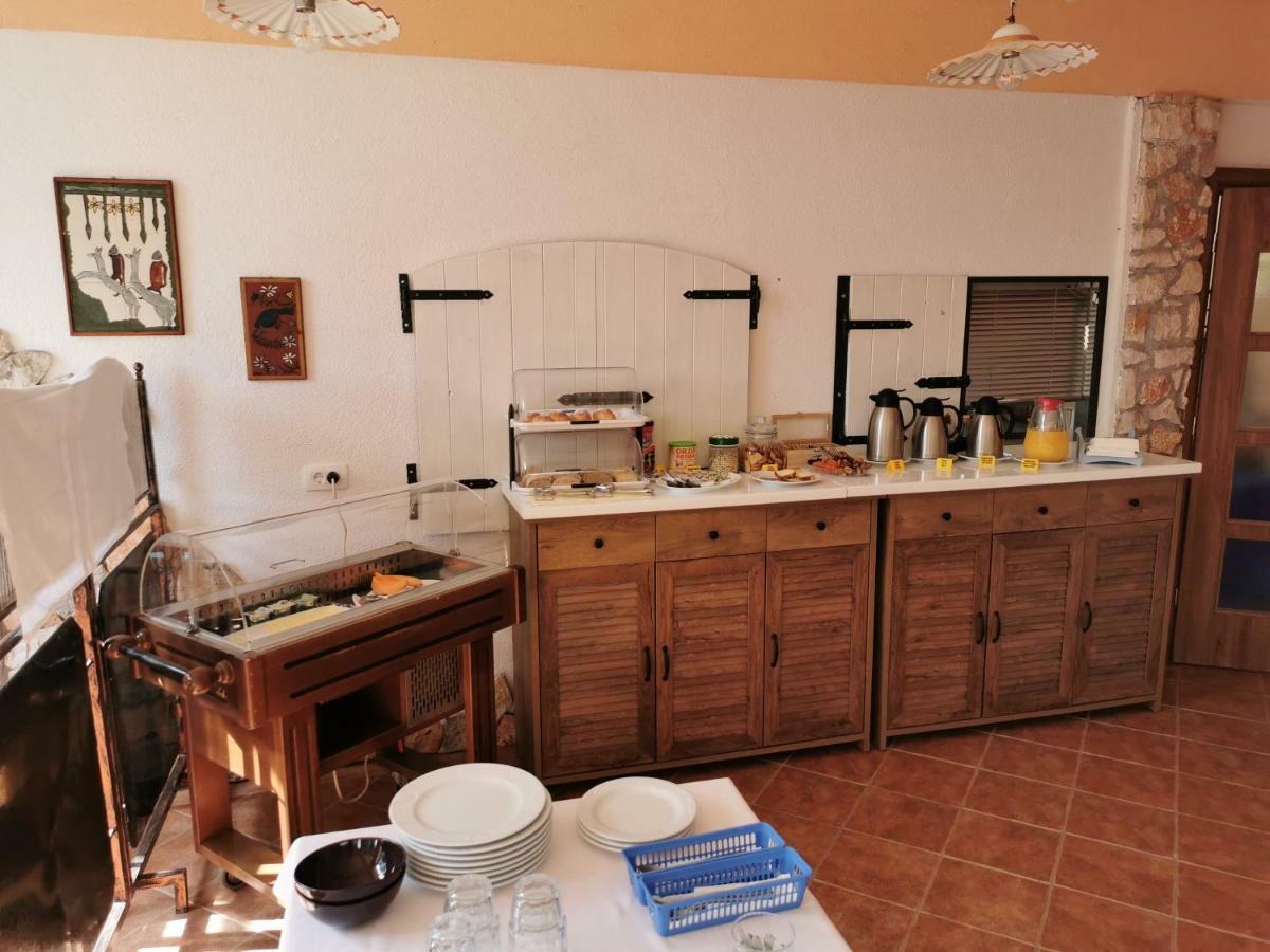 Rooms And Apartment Feral Rovinj Bagian luar foto